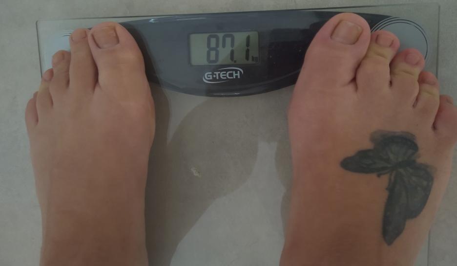 Antes e depois — detox e emagrecimento por profissional habilitada
